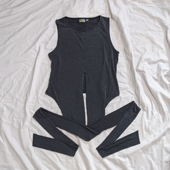 Barre Adjustable Wrap Crop Top - Picture 2 of 3